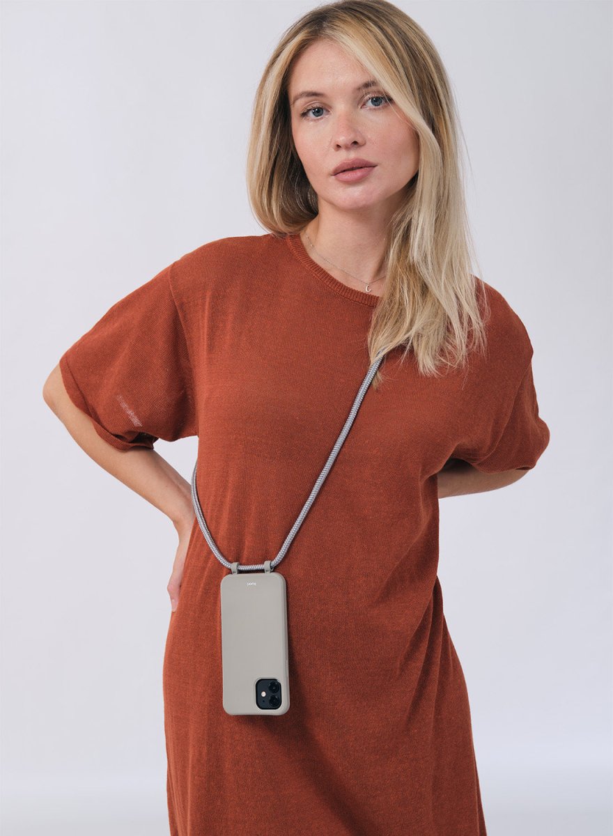 Funda con cuerda para iPhone Chia